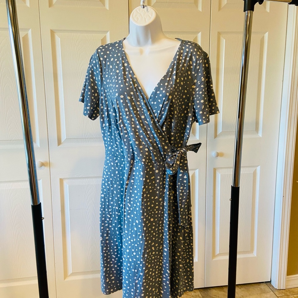 Bravissimo Blue polka dot dress with side tie detail. size 16 Really Super curvy